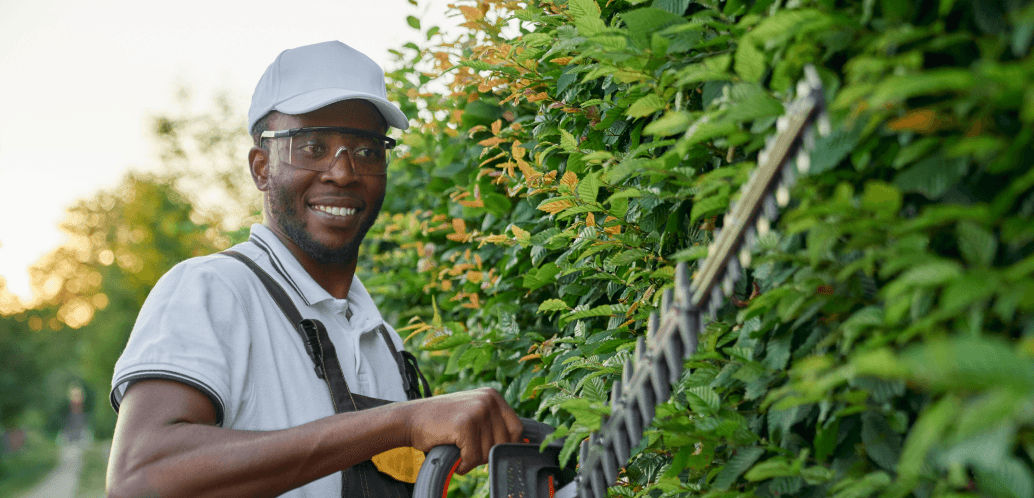 Manual laborer worker supported by vaurse blu